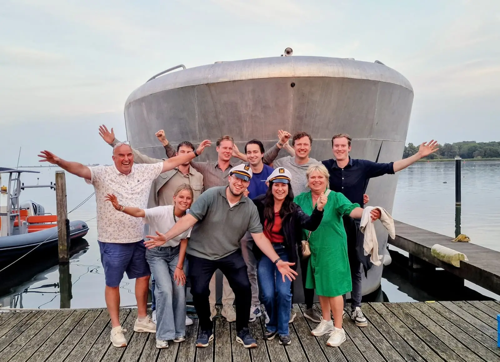 Teamuitje AIMAZE op de boot